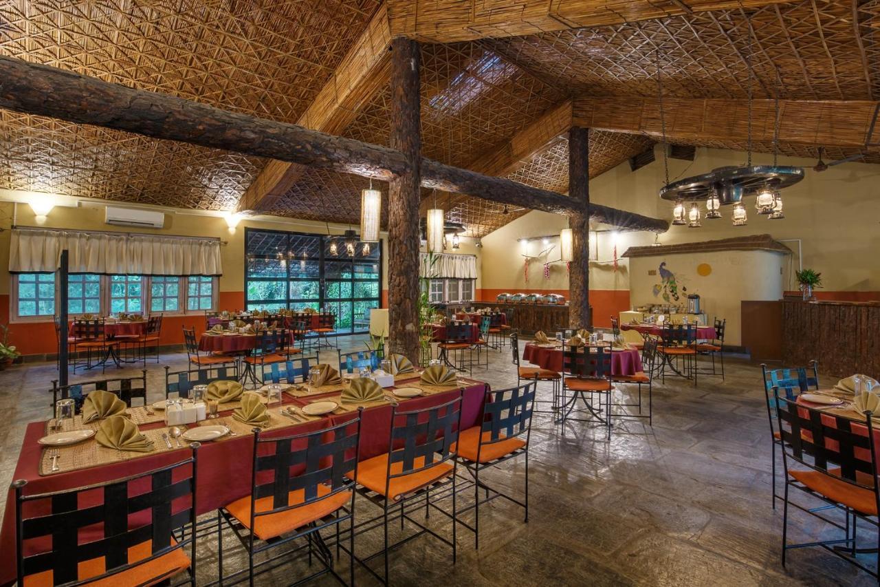 Green Mansions Jungle Resort Sauraha Exterior foto