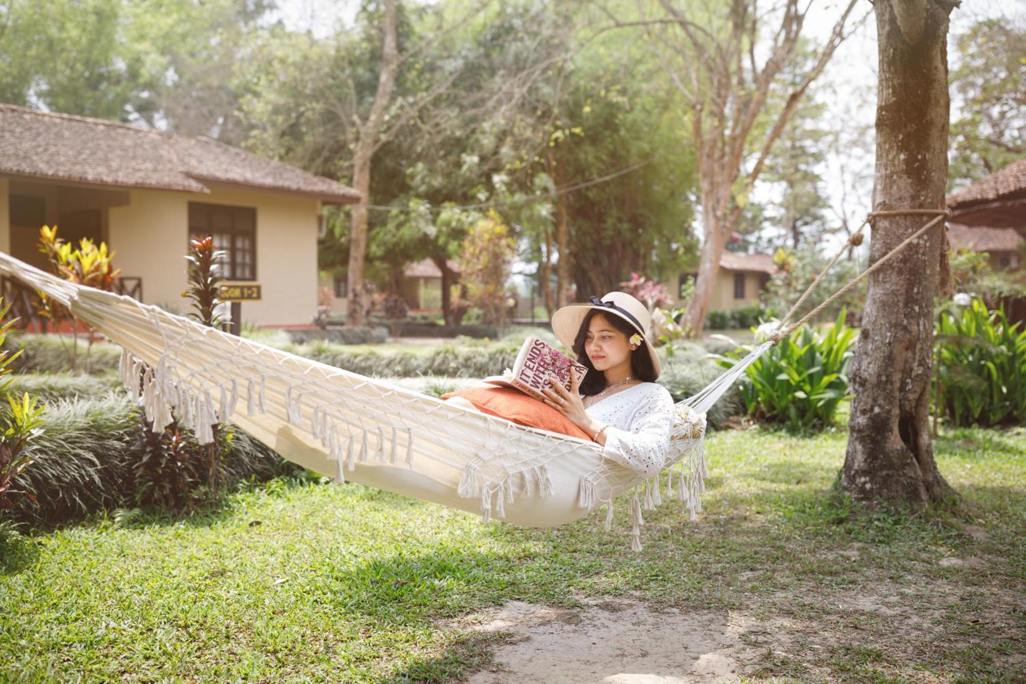 Green Mansions Jungle Resort Sauraha Exterior foto