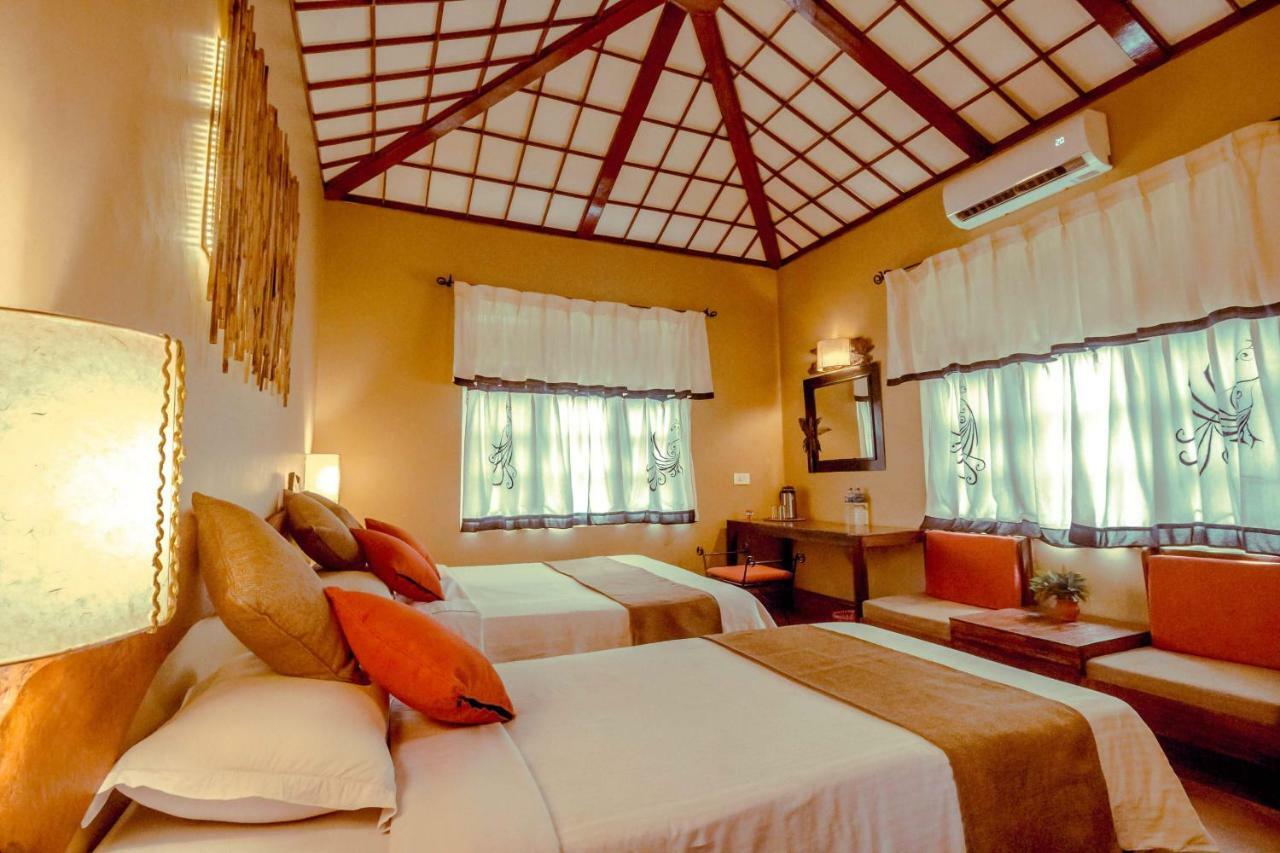 Green Mansions Jungle Resort Sauraha Exterior foto